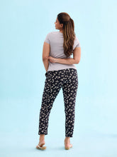 Load image into Gallery viewer, Go Colors Black Cotton Knit Printed Lounge Pants
