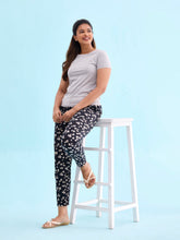 Load image into Gallery viewer, Go Colors Black Cotton Knit Printed Lounge Pants
