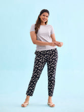 Load image into Gallery viewer, Go Colors Black Cotton Knit Printed Lounge Pants
