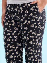 Load image into Gallery viewer, Go Colors Black Cotton Knit Printed Lounge Pants
