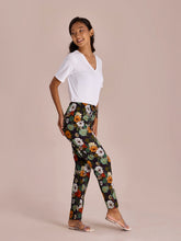 Load image into Gallery viewer, Go Colors Black Cotton Knit Printed Lounge Pants

