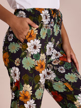 Load image into Gallery viewer, Go Colors Black Cotton Knit Printed Lounge Pants
