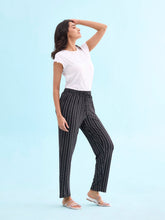Load image into Gallery viewer, Go Colors Black Cotton Knit Printed Lounge Pants
