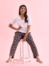 Load image into Gallery viewer, Go Colors Black Cotton Knit Printed Lounge Pants
