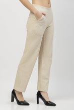 Load image into Gallery viewer, On&amp;On Smart Fit Pants
