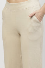 Load image into Gallery viewer, On&amp;On Smart Fit Pants
