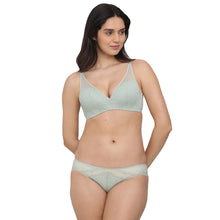Load image into Gallery viewer, Wacoal Emma Lace Padded Non-wired 3/4th Cup Bridal Wear Medium coverage Lace Bra - Green IAB317
