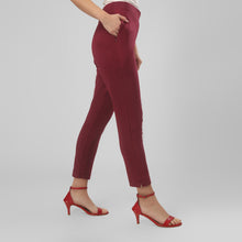 Load image into Gallery viewer, On&amp;On Straight Pant Wine
