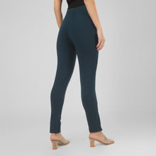 Load image into Gallery viewer, On&amp;On Straight Pant Smart Blue
