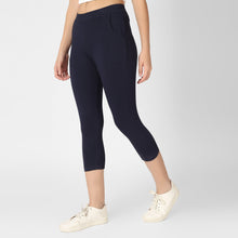 Load image into Gallery viewer, On&amp;On Capri Pant
