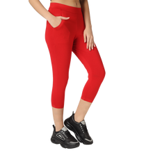 Load image into Gallery viewer, On&amp;On Capri Pant
