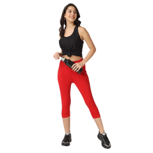 Load image into Gallery viewer, On&amp;On Capri Pant
