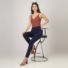 Load image into Gallery viewer, On&amp;On Straight Pant Ink Blue
