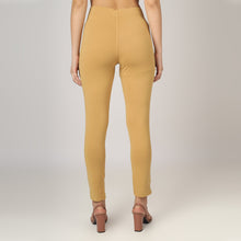 Load image into Gallery viewer, On&amp;On Straight Pant Biscuit
