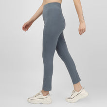 Load image into Gallery viewer, On&amp;On Straight Pant
