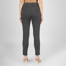Load image into Gallery viewer, On&amp;On Denim Stripe Pants
