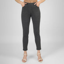 Load image into Gallery viewer, On&amp;On Denim Stripe Pants
