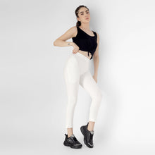 Load image into Gallery viewer, On&amp;On Straight Pant Off White
