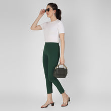 Load image into Gallery viewer, On&amp;On Straight Pant Bottle Green
