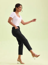 Load image into Gallery viewer, Go Colors Black Denim Cropped Jeans
