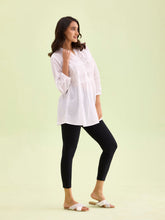 Load image into Gallery viewer, Go Colors Black Cotton Stretch Cropped Leggings
