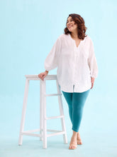 Load image into Gallery viewer, Go Colors Ocean Green Cotton Stretch Cropped Leggings
