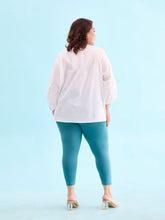 Load image into Gallery viewer, Go Colors Ocean Green Cotton Stretch Cropped Leggings

