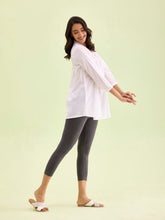 Load image into Gallery viewer, Go Colors Silver Grey Cotton Stretch Cropped Leggings
