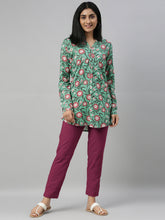 Load image into Gallery viewer, Go Colors Medium Violet Cotton Stretch Kurti Pants
