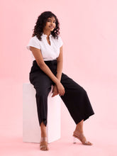 Load image into Gallery viewer, Go Colors Black Linen Blend Culottes

