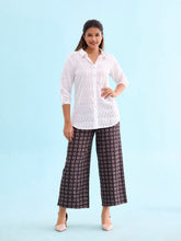Load image into Gallery viewer, Go Colors Black Woven Viscose Printed Palazzo
