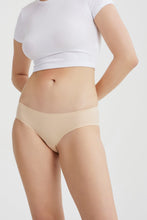 Load image into Gallery viewer, B'there Modern Essentials Seamless Hipster
