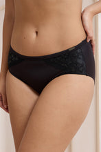 Load image into Gallery viewer, Amante Glimmer Lace Hipster Panty - Black 111801

