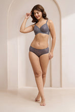 Load image into Gallery viewer, Amante Lush Lace Hipster Panty - Boulvered 112401

