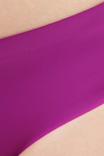 Load image into Gallery viewer, Amante Vanish Seamless Hipster Panty - Wild Orchid 11412
