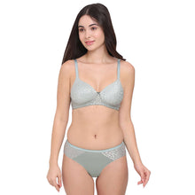 Load image into Gallery viewer, Wacoal BASICS Bliss Mid-waist Medium Coverage Everyday wear Hipster Panty - Green PI03Q01
