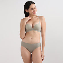 Load image into Gallery viewer, Wacoal Dreamy Curve Low-waist Medium Coverage Everyday wear Bikini Panty-Grey PI05G01
