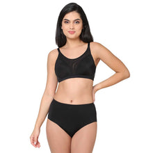 Load image into Gallery viewer, Wacoal Motion Wear Sports Padded Non-wired Racer Back High Intensity Full coverage Sports Bra - Black WR1513
